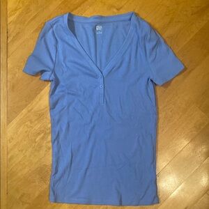 Gap woman’s short sleeve shirt
